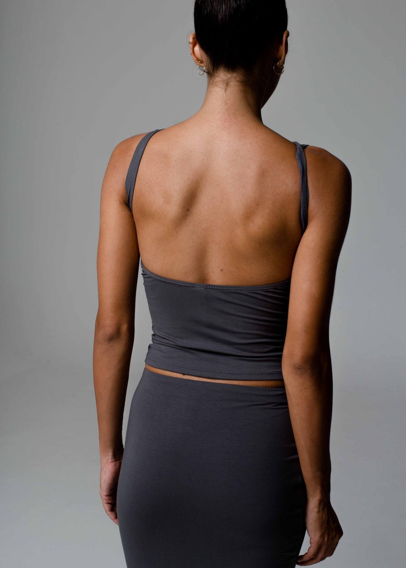 Backless tank